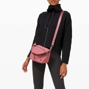 Lululemon all night festival bag 5L deco pink